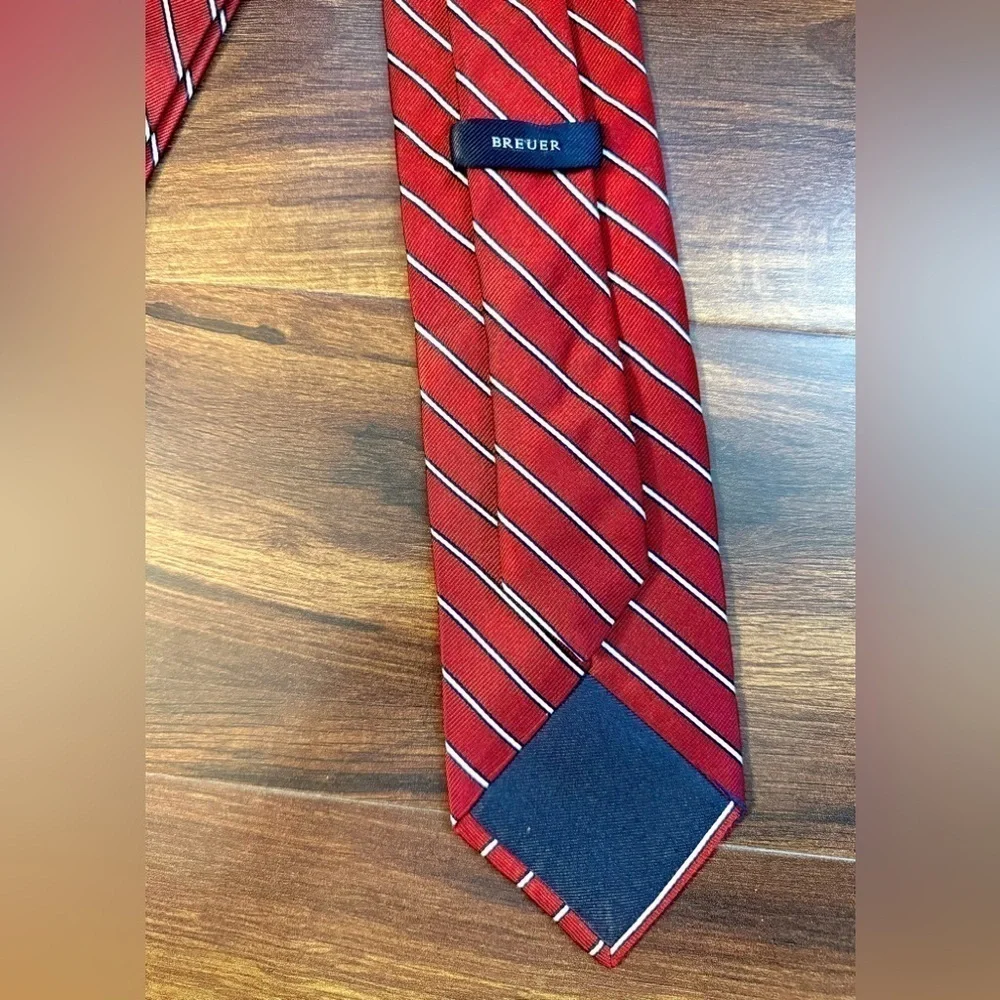 BREUER 100% Silk Red With White Stripes Repp Tie Made in Italy